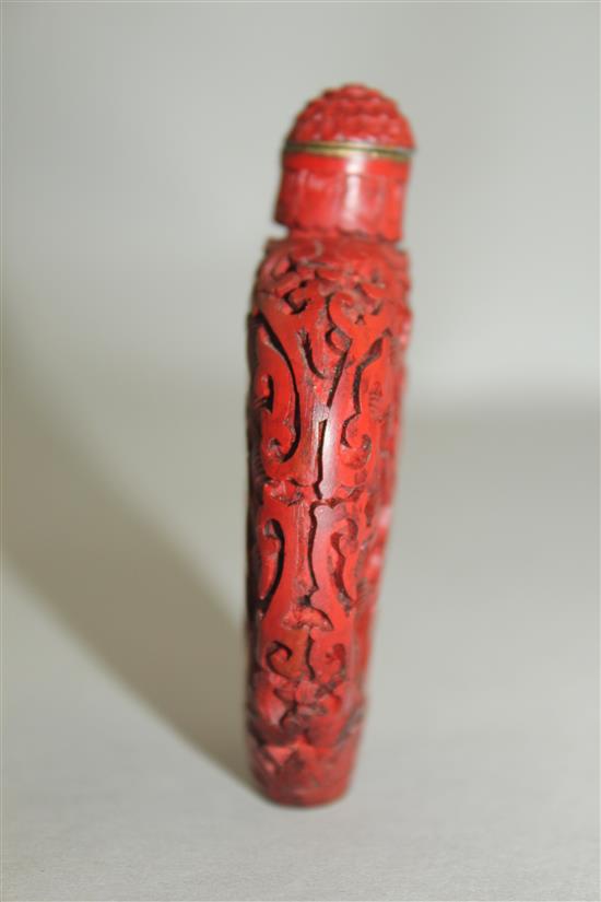 A Chinese cinnabar lacquer flask shaped snuff bottle, 1800-1900, 7.5cm